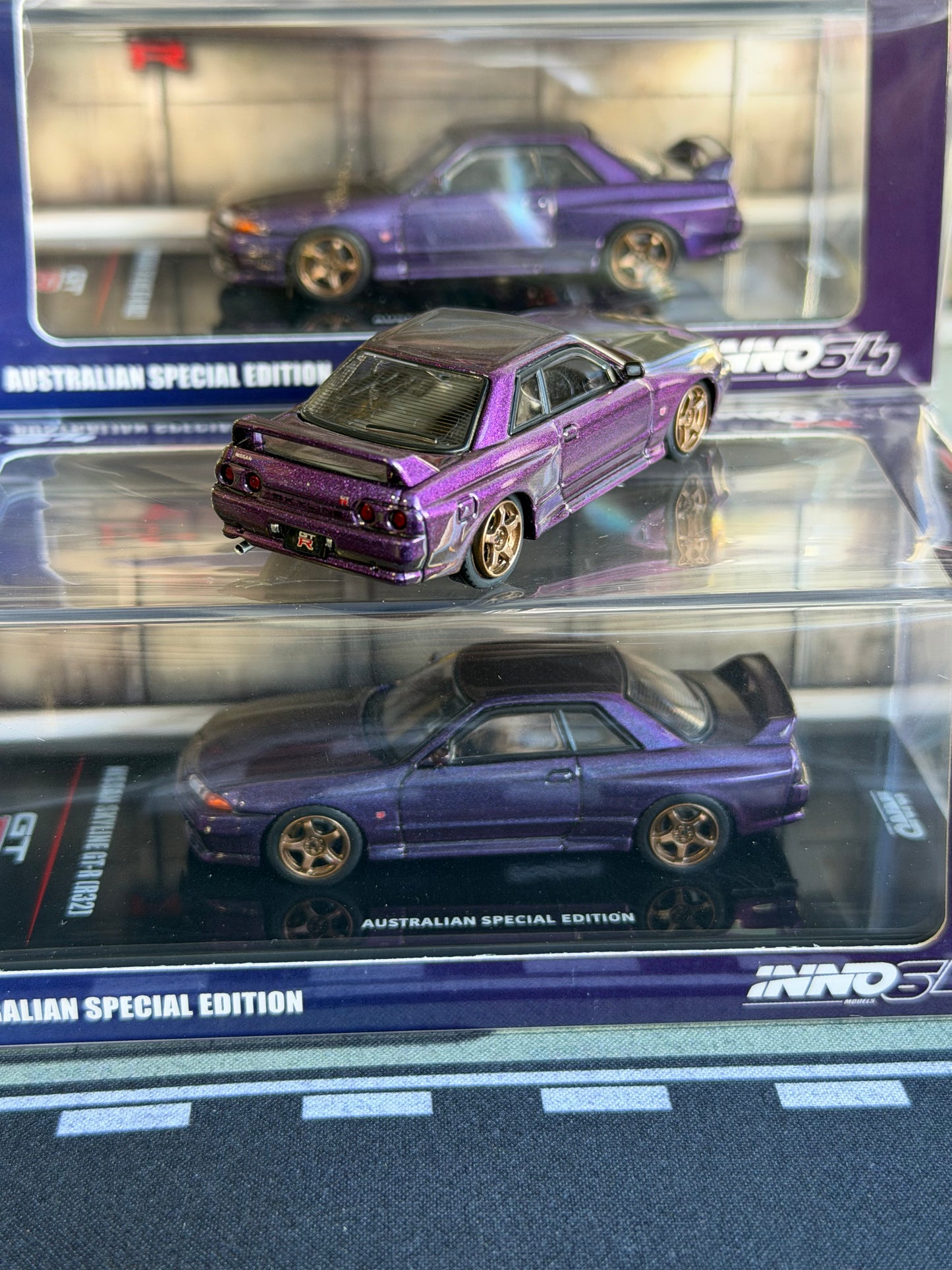 Inno64 Nissan Skyline GTR32 Midnight Purple Australia Special Edition