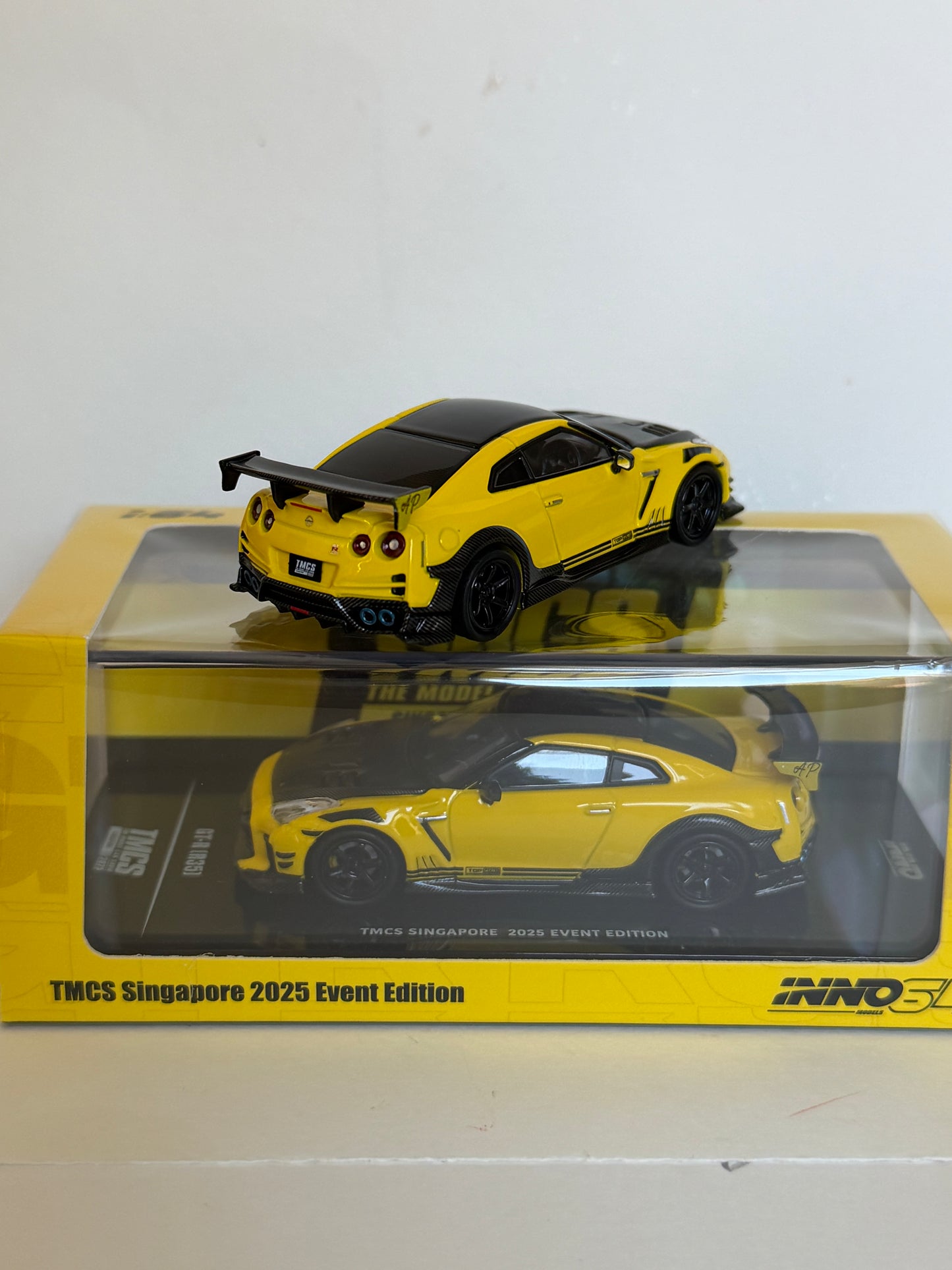 NISSAN GT-R (R35) RHD YELLOW TMCS SINGAPORE 1/64 INNO MODELS IN64-R35TS-TMCSS25
