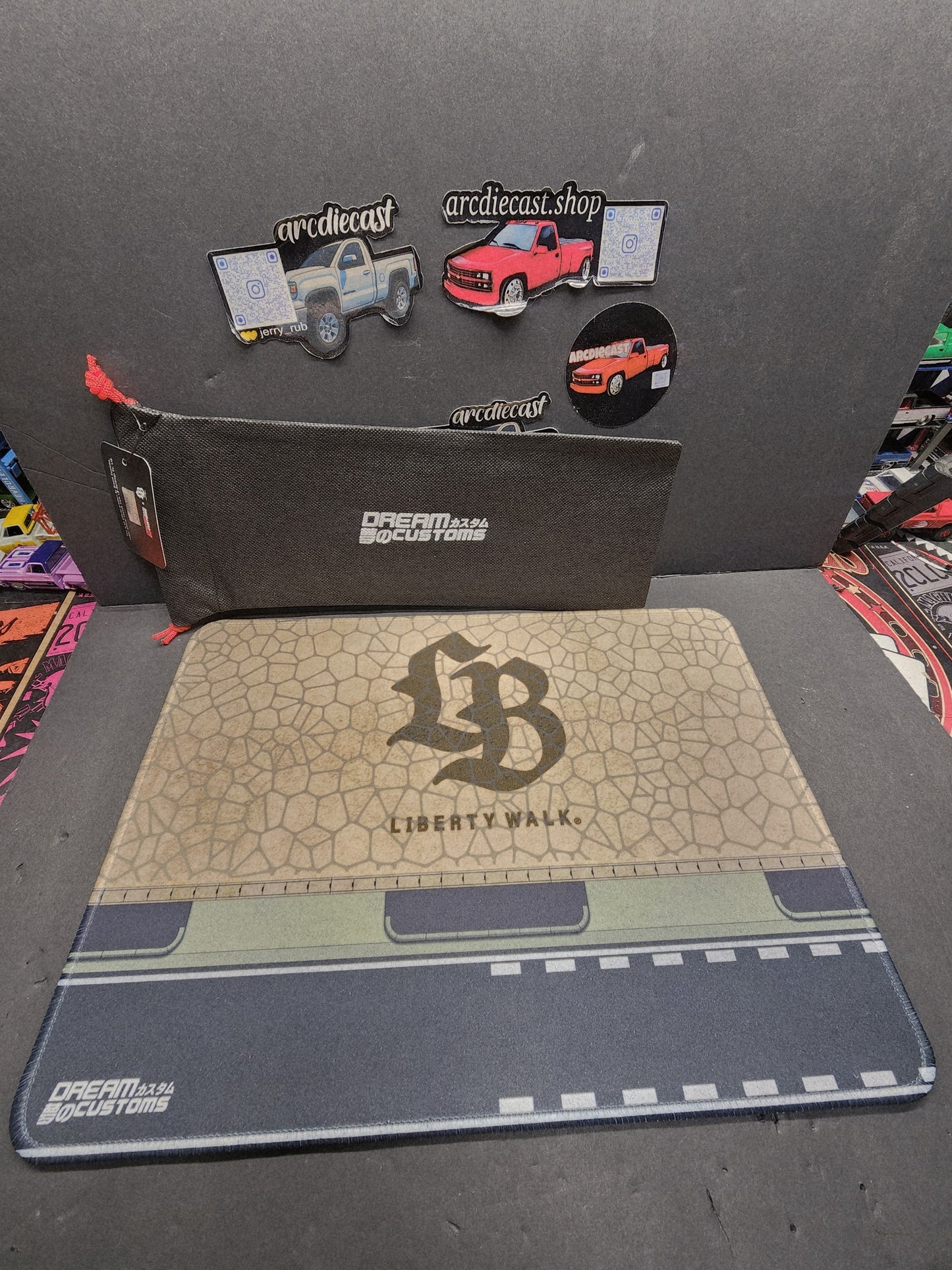 DREAM CUSTOMS Desktop Diorama 350mmx 250mm with LB Logo S12