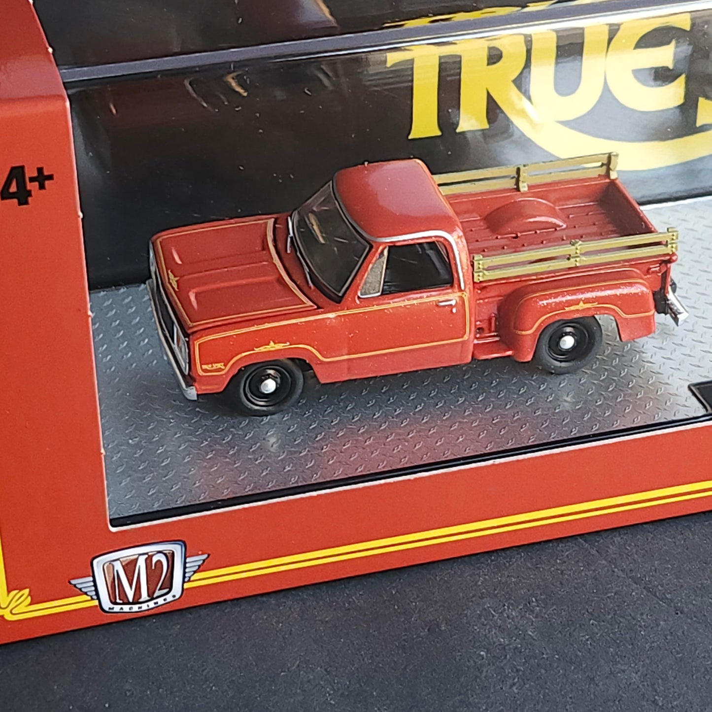 M2 Machines Hauler 32500 R89 1978 Dodge True Spirite & 57 Dodge Coronet Police