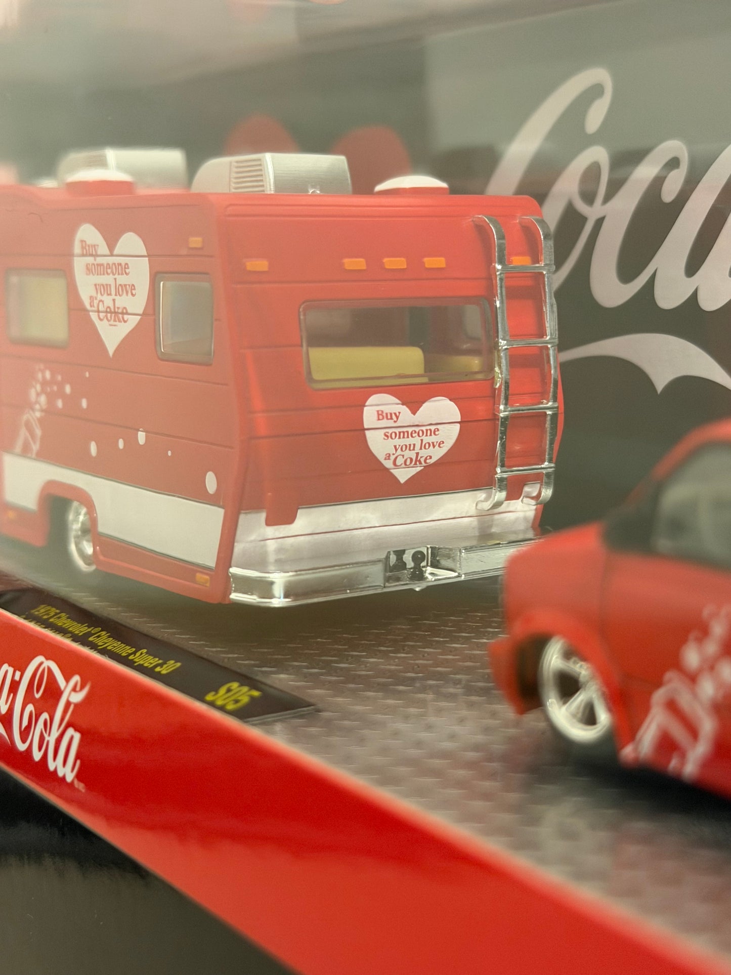M2 Machines S05 Coke Hauler 1975 Chevy Cheyenne 30 & 1995 GMC Safari Van