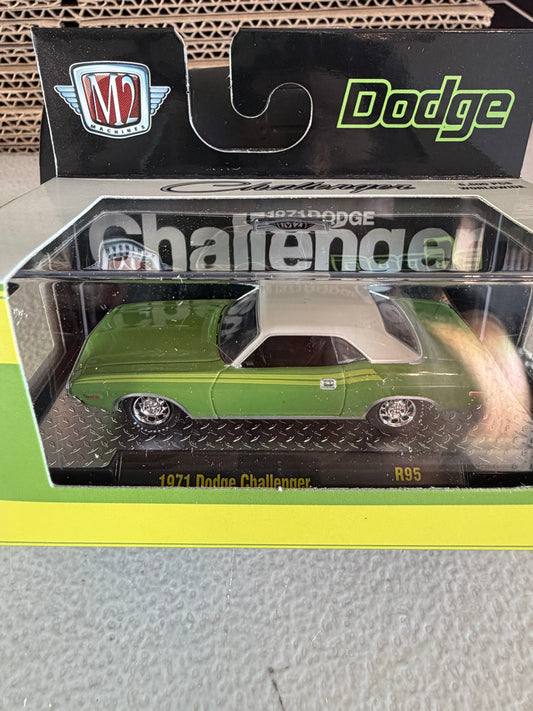 M2 Machines R95 Dodge Challenger
