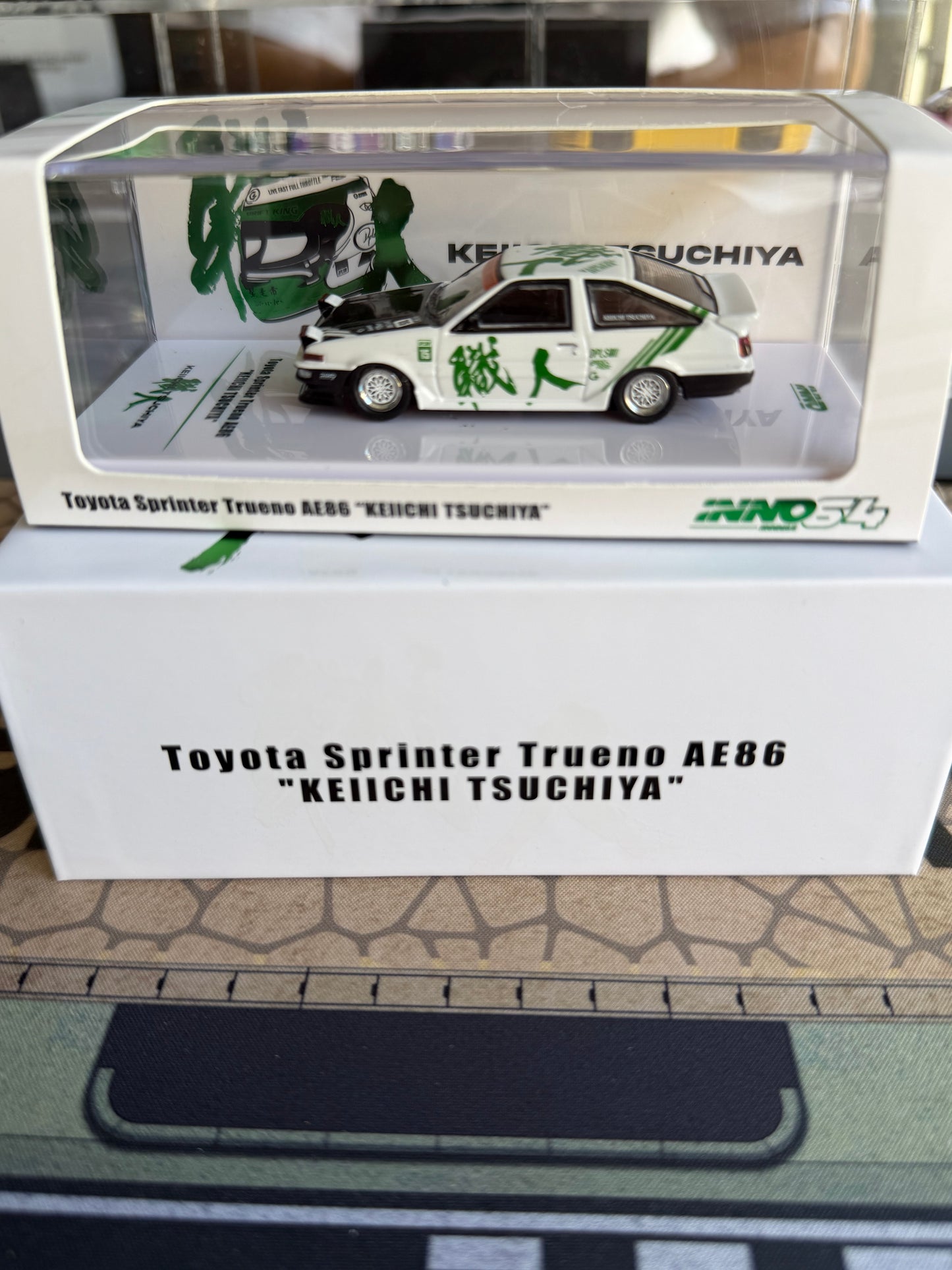 INNO64 1/64 TOYOTA SPRINTER TRUENO AE86 "KEIICHI TSUCHIYA" Limited Edition