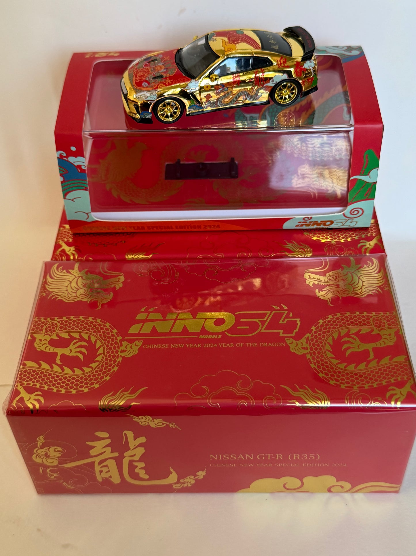 INNO64 1:64 Nissan GT-R R35 2024 Chinese New Year - Chrome Gold