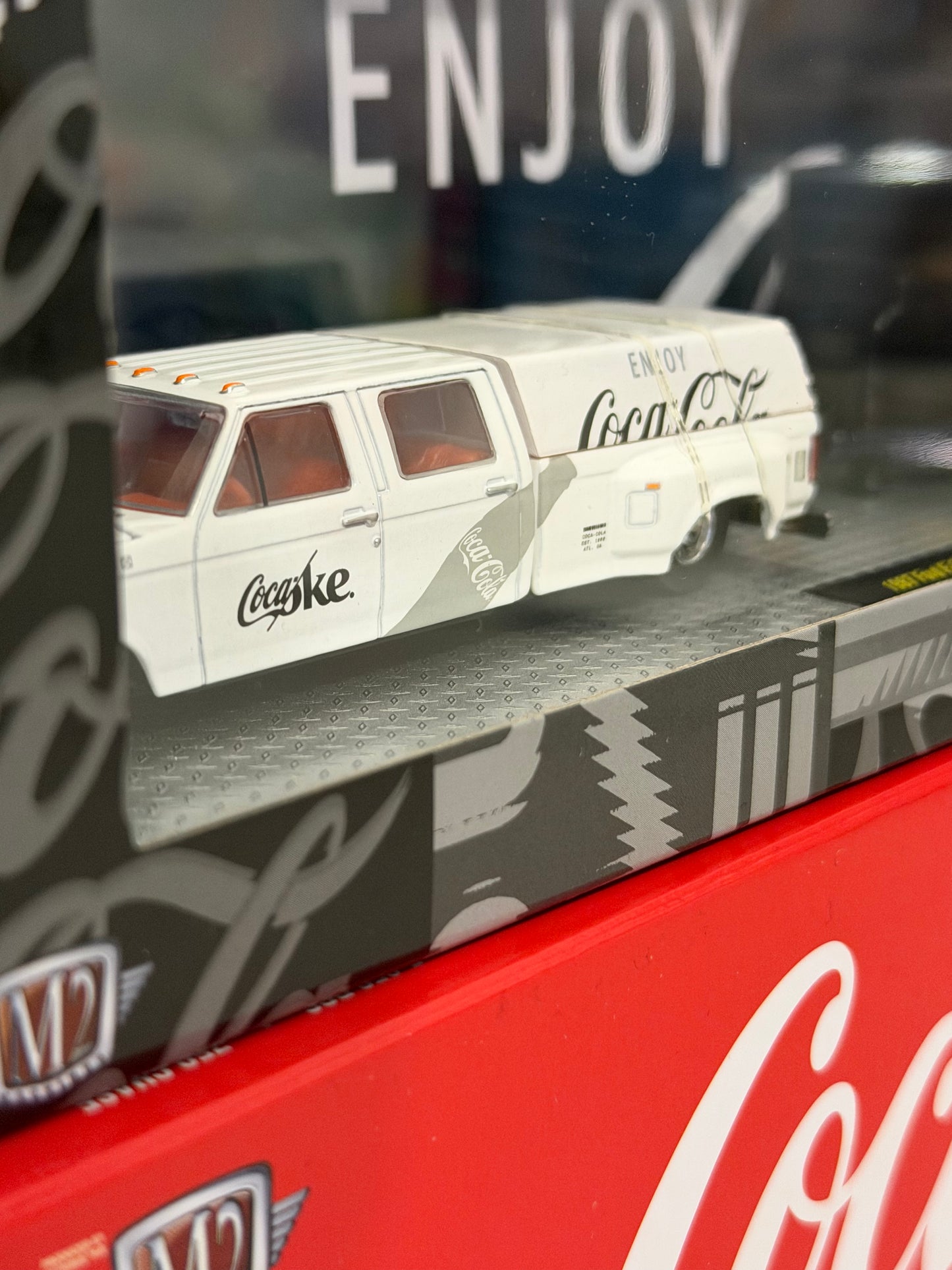 M2 Machines S05 Coke 1987 Ford F-350 & 1966 Ford GT40 MKII
