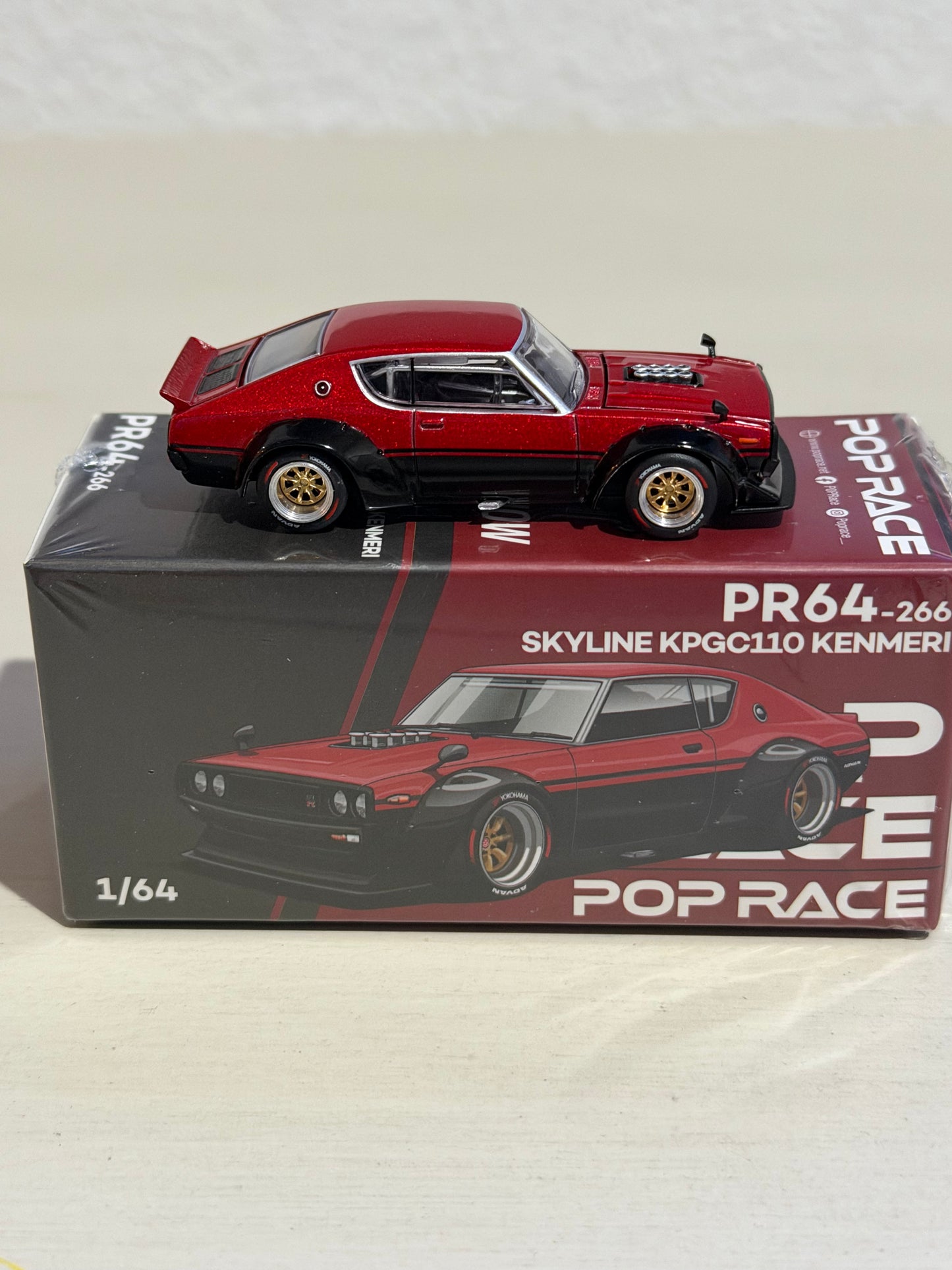 Pop Race SKYLINE KPGC110 KENMERI Red/Black 1/64 PR640266