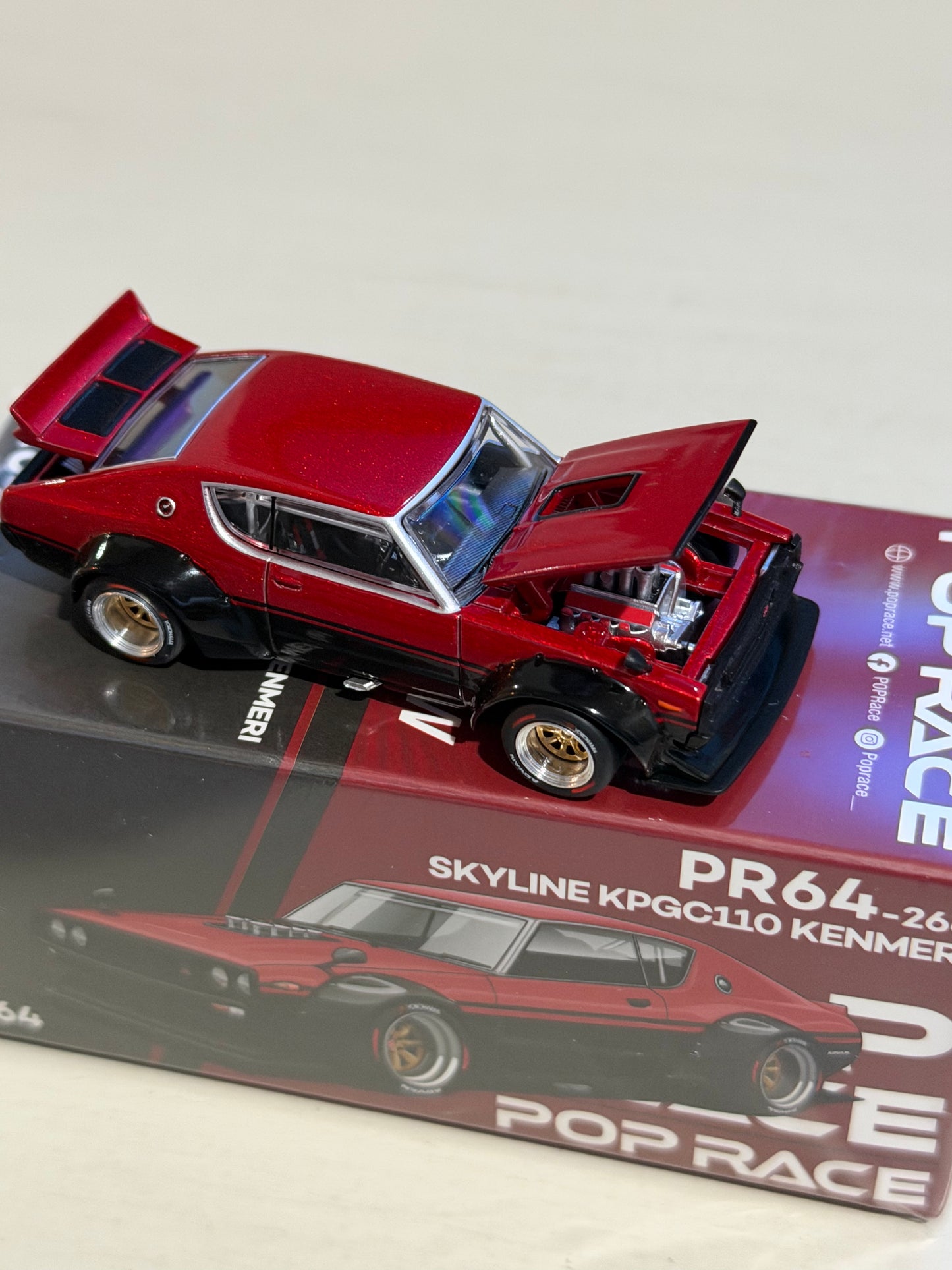 Pop Race SKYLINE KPGC110 KENMERI Red/Black 1/64 PR640266