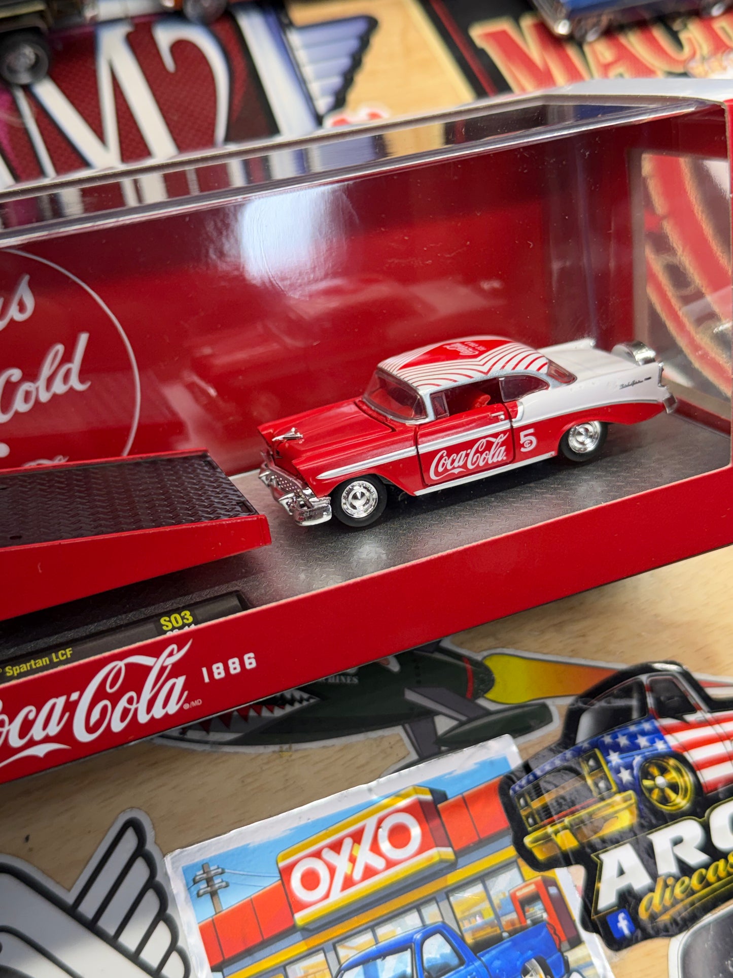 M2 Machines Hauler S03 1958 Chevrolet Spartan LCF & 1956 Chevrolet Bel Air Coca Cola