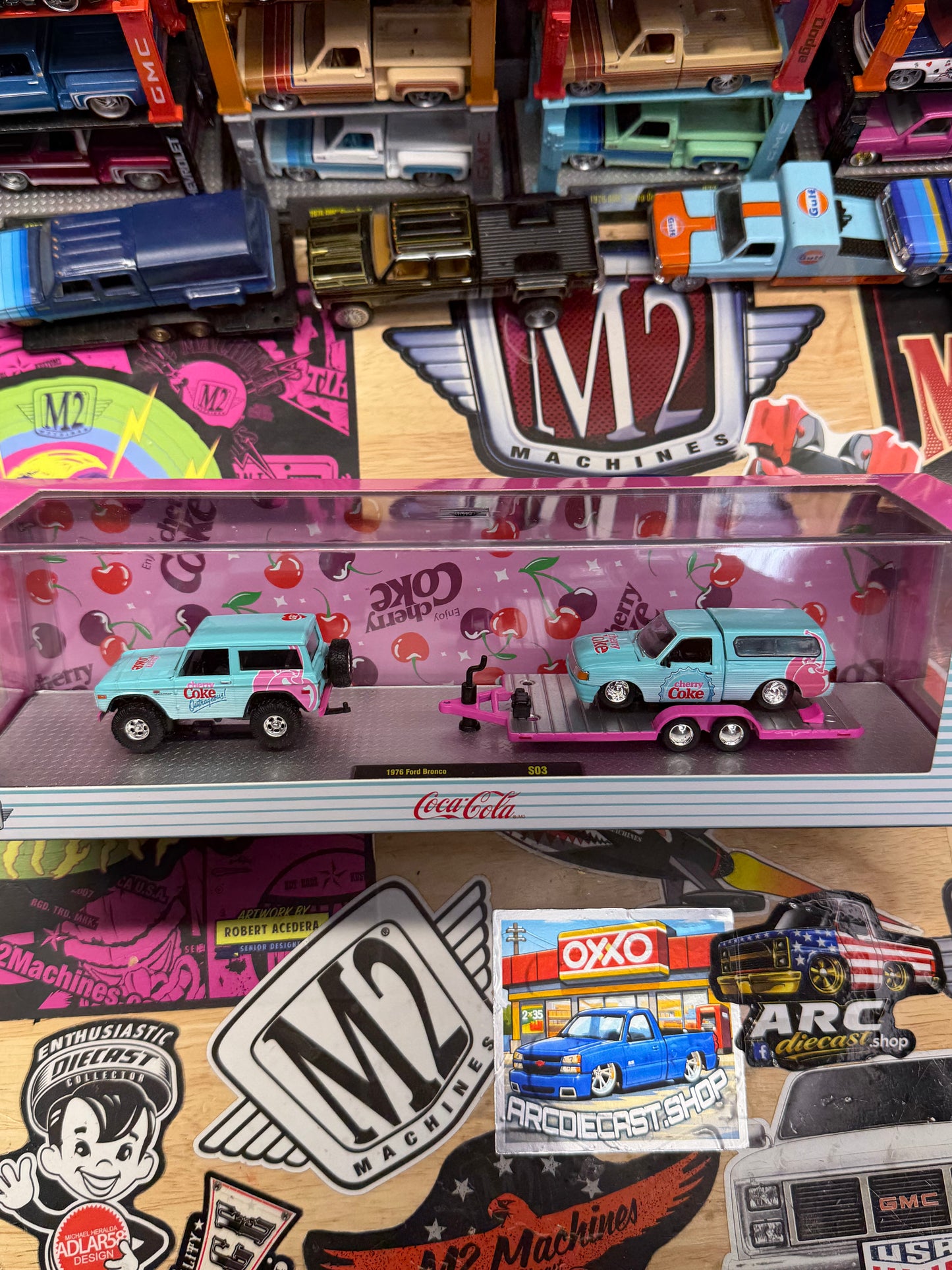M2 Machines Hauler S03 1976 Ford Bronco & Ford Ranger XLT Coke Cherry