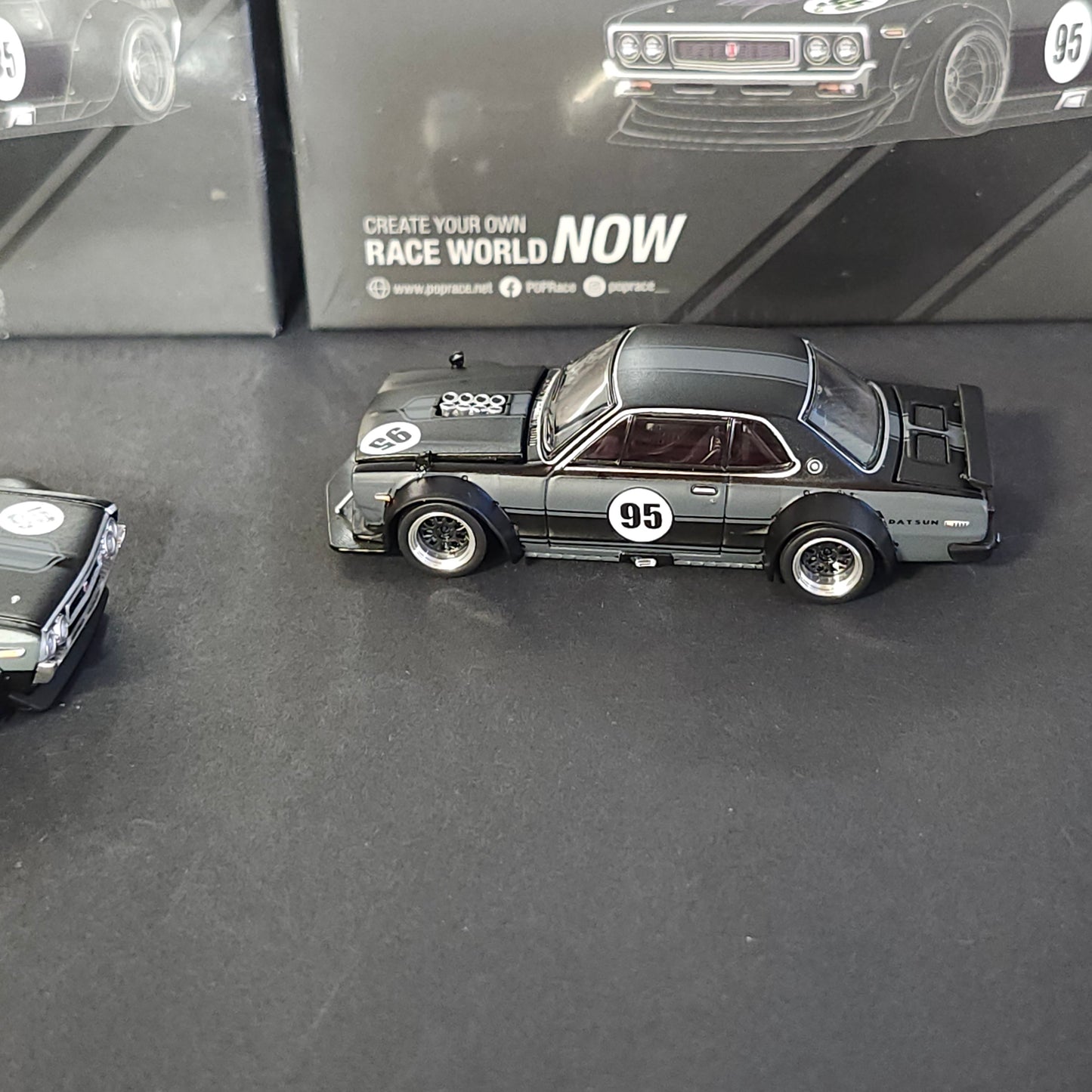 POP RACE 1/64 DATSUN LAUREL C130 and SKYLINE GT-R V8 DRIFT (HAKOSUKA) Special Box Set HONG KONG TOYCAR SALON 2025