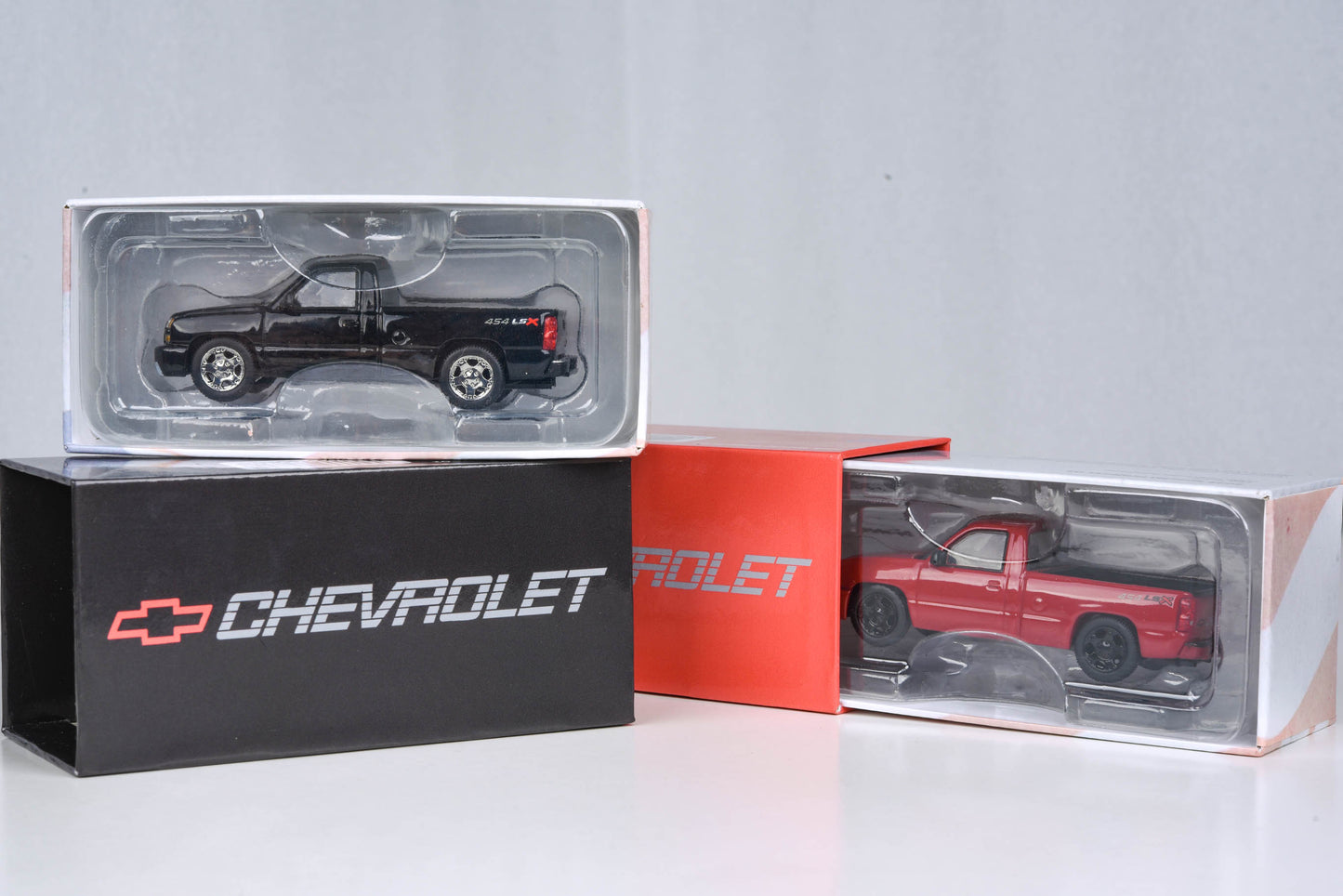 Para64 1/64 Scale 2006 Chevrolet Silverado SS Clone Victory Red