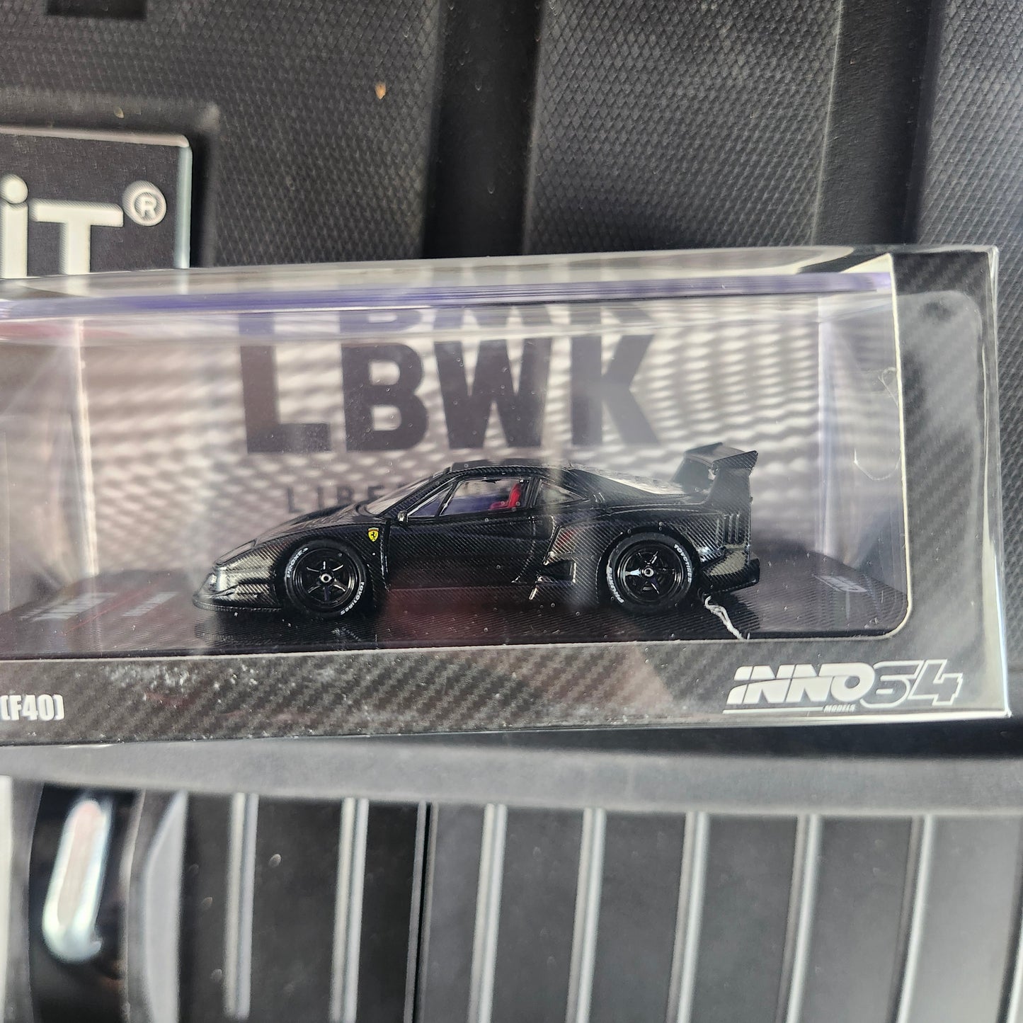 Inno64 1:64 LBWK F40 – Full Carbon