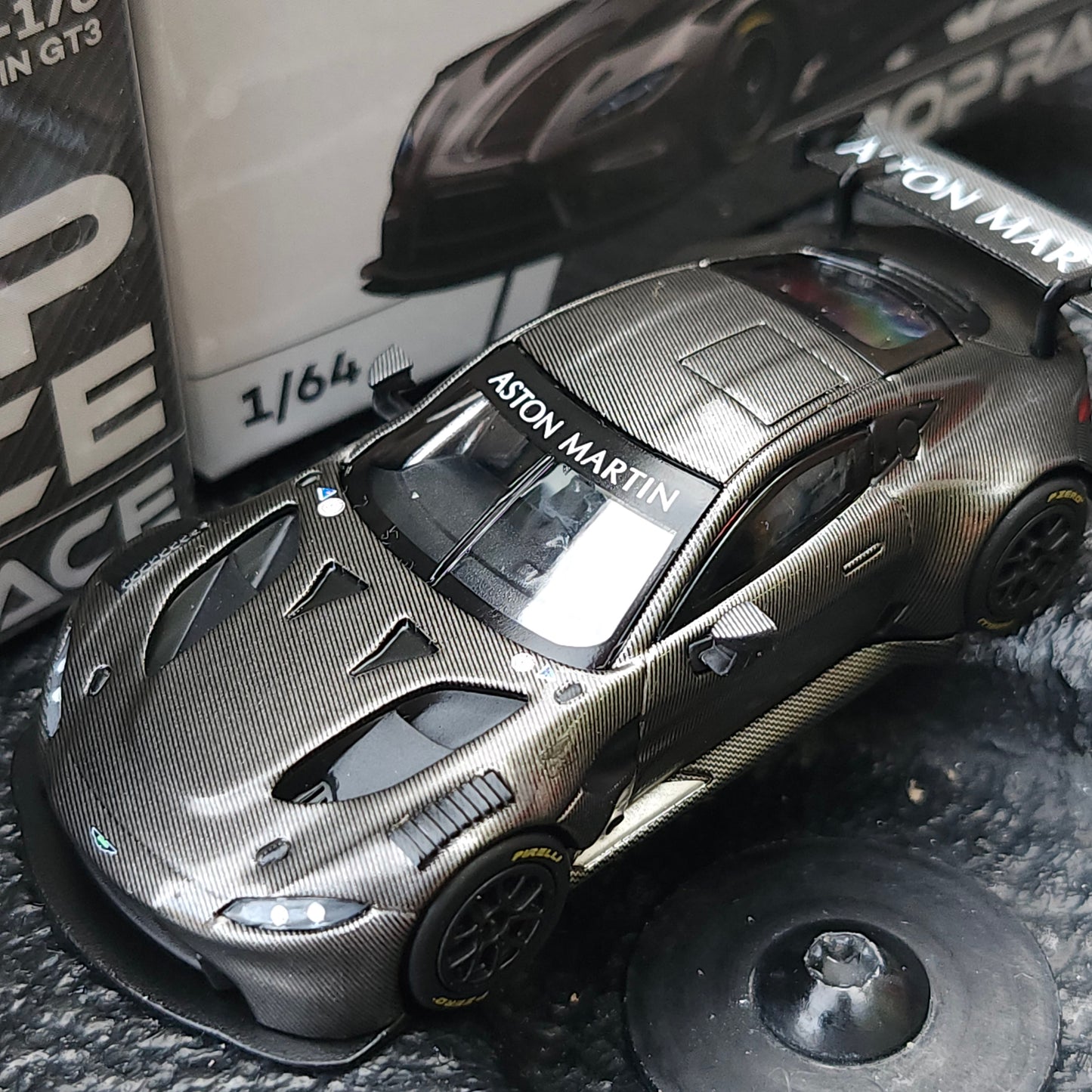 Pop Race Aston Martin GT3 Carbon Edition